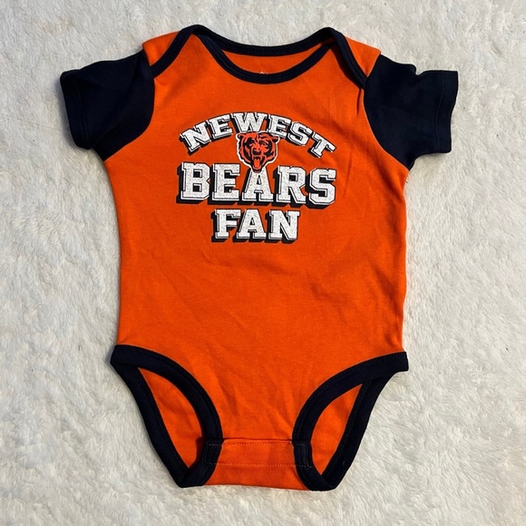 Set of 3 Chicago Bears Onesies, Size 3-6 months, NWOT - Picture 2 of 4
